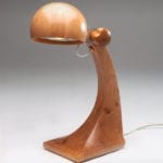 drewniana-lampka-biurkowa