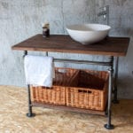 stolik-pod-umywalkę-drewniany-blat