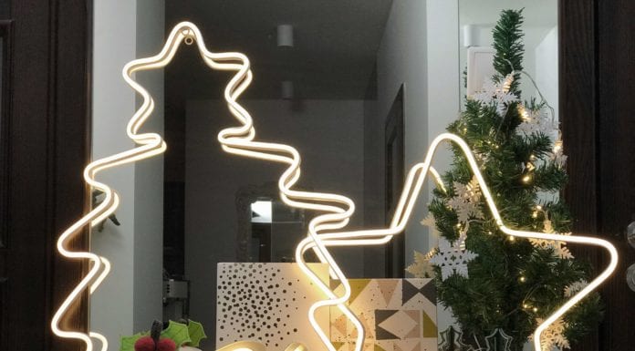Świecące dekoracje – wnętrza pełne blasku na Święta
