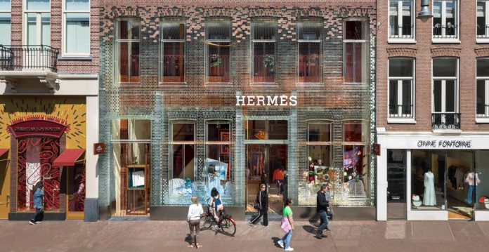 Elewacja z cegły szklanej Amsterdam hermes sklep design