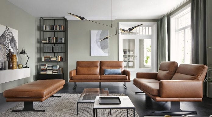 Trendy meblowe – sofy i fotele na wysokich nóżkach