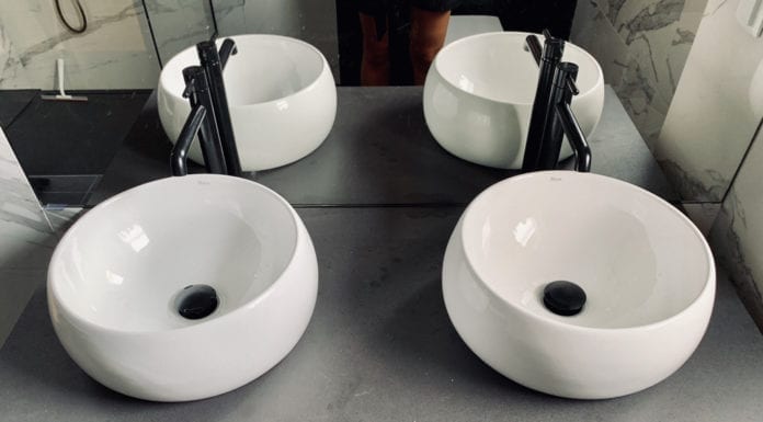 Płytki wielkoformatowe MONOLITH – nietypowe zastosowanie w łazience Płyty_wielkoformatowe_MONOLITH_PoliszDesign