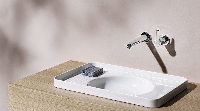 Jak oszczędzać wodę? – designerskie baterie łazienkowe Jak oszczędzać wodę inteligentna bateria val laufen umywalna inspiracje łazienka