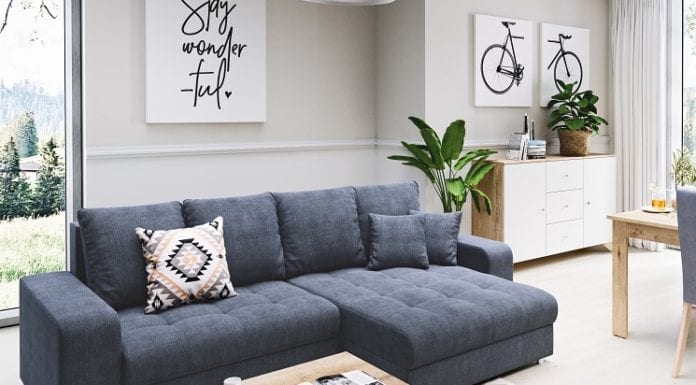 Szybka metamorfoza salonu – jak zrobić wrażenie na rodzinie podczas świąt? aranżacja szybka metamorfoza salonu inspiracje kanapa stolik rośliny