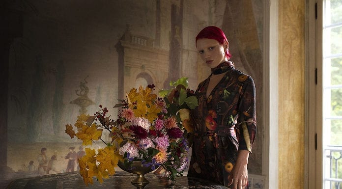 Martwa natura na ubraniach polskiej marki Ubrania risk made in warsaw inspiracje martwa natura kwiaty