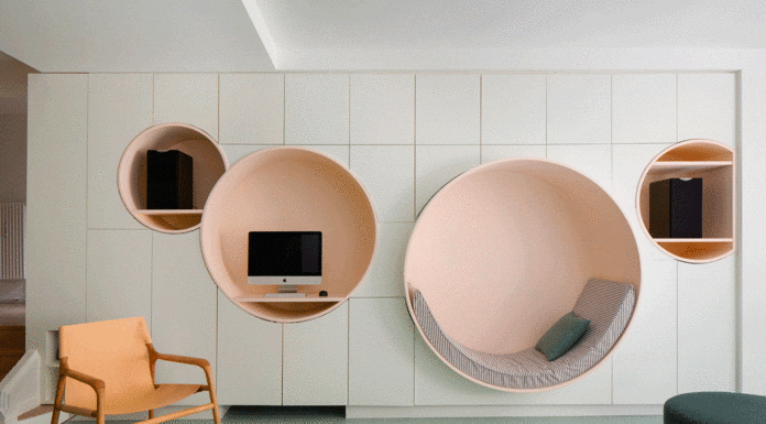 Metamorfozy wnętrz – apartament w garażu! salon-apartamentu-inspiracje-metamorfozy-wnętrz-szafa-zabudowana-z-wnękamo-okrągłymi-cozy