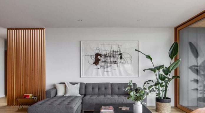 Przytulne wnętrze pełne drewnianych detali! przytulne-wnętrze-inspiracje-drewno-kanapa-bananowiec