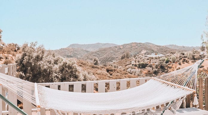 Najmodniejsze dodatki do ogrodu w nadchodzącym sezonie dodatki do ogrodu-inspiracje-hamak-pleciony-makrama