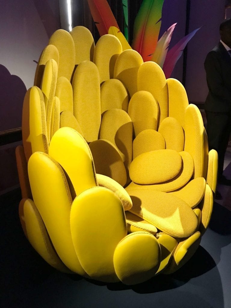 Louis-Vuitton-fotel-karczoch-inspiracje-wntrze-2020-żółta-tapicerka-salone-del-mobile