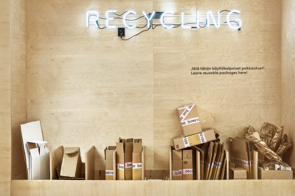 recykling-kartonów-inspiracje-neon-sklejka