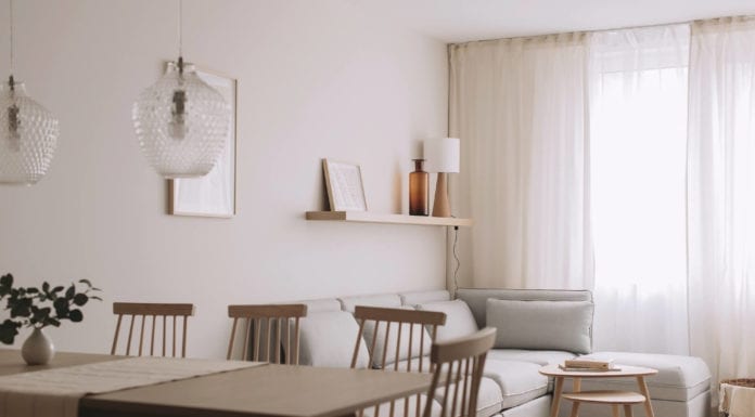 Pastelowe wnętrze, w którym odpoczniesz mieszlanie-pastelowe-wnętrze-jasna-kolorystyka-insipiracje-salon-z-aneksem