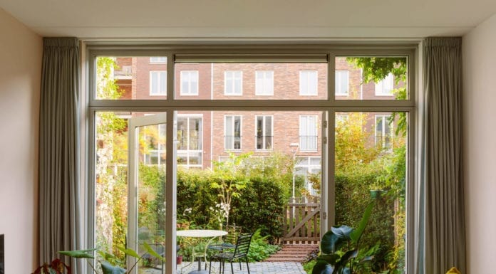 Wnętrze architekta pełne żywych kolorów salon-wnętrze-architekta-inspiracje