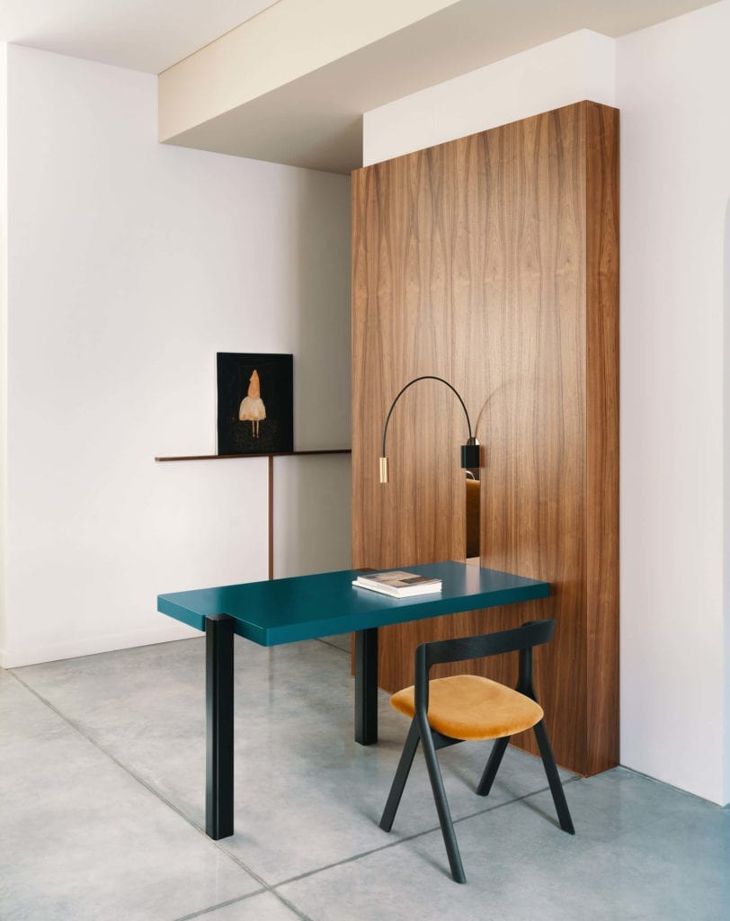 drewno inspiracje-biurko-wnętrze-krzesło