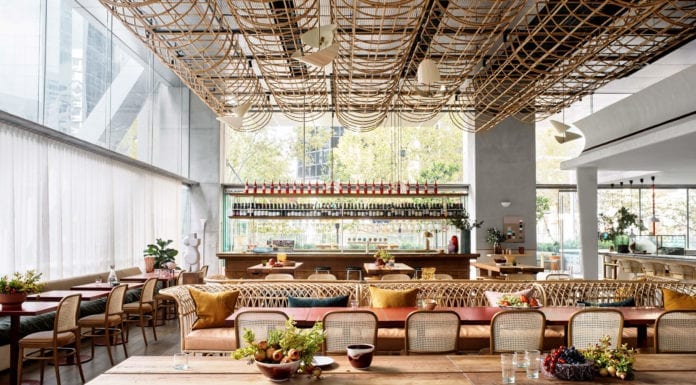 Wystrój restauracji, w którym chcesz się rozglądać! wystrój-restauracji-inspiracje-wnętrze-drewno-rattan