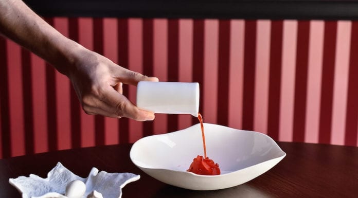 Piękne restauracje stolicy, które warto odwiedzić! epoka-inspiracje-stół-talerz-miska-danie