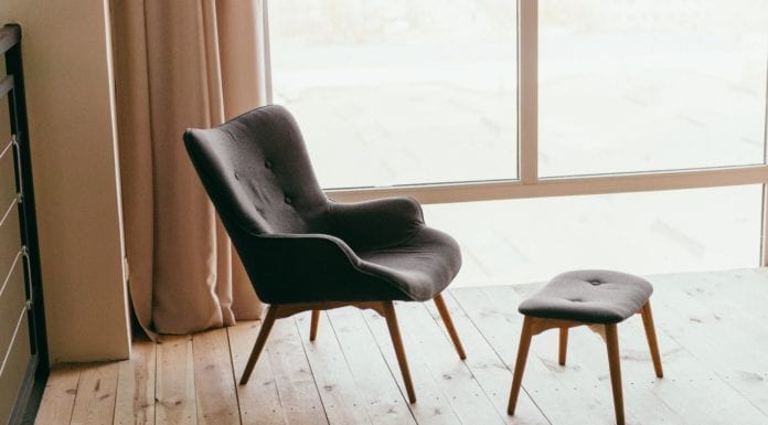 Podnóżek do fotela: jak wybrać model idealny?