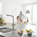 system-kuchenny-GROHE-Blue-Home-L-spout_SuperSteel_31454DC0_Mood-2