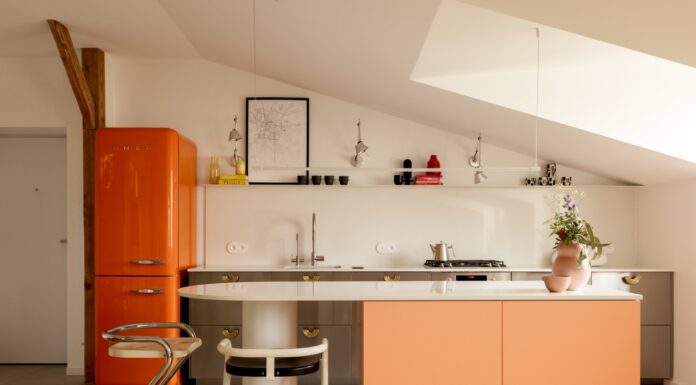 Vintage pod skosami. Tak mieszka architektka Katarzyna Burak, współzałożycielka pracowni FUGA Architektura Wnętrz